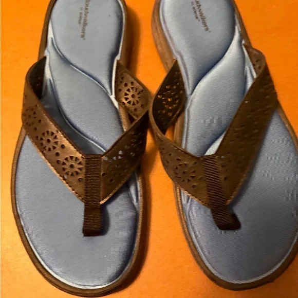 12 avenue cloudwalkers Blue Footbed Black Strap Flip Flop Sandals - Picture 3 of 8